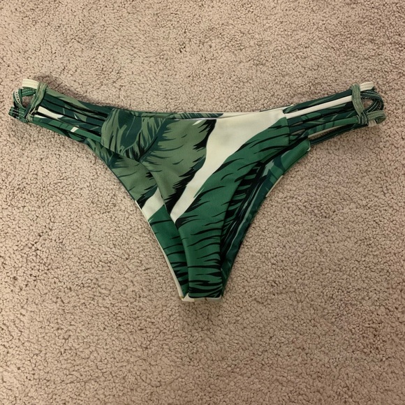 Beach Riot Other - 💖RARE💫 beach riot/stone cold fox palm bottoms, m